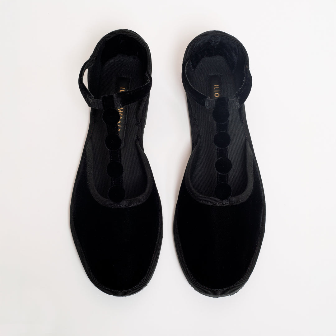MONTMARTRE x Maria de la Orden IN BLACK