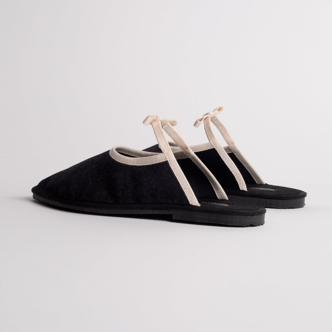MARIA DE LA ORDEN 3 IN BLACK-WHITE